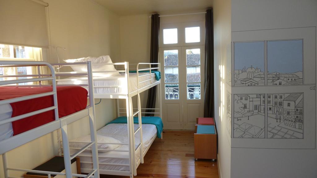 Santiago 31 Hostel Guimarães Camera foto